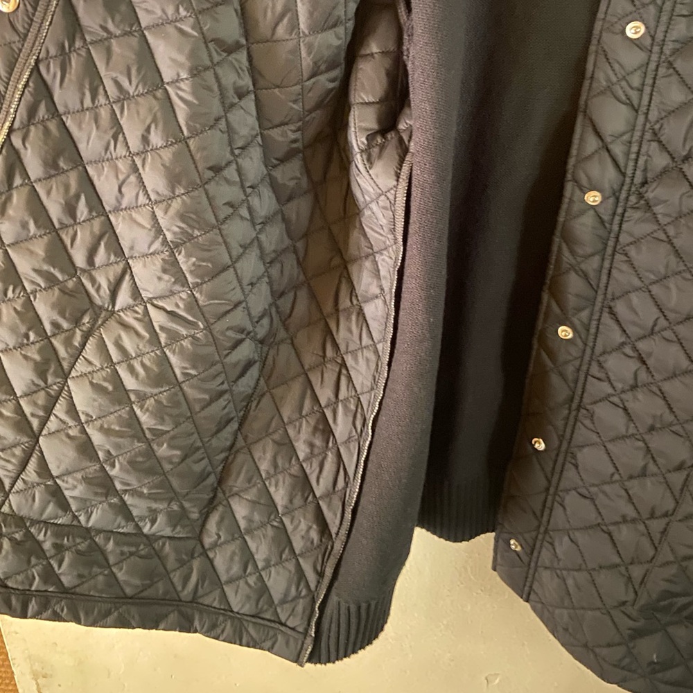 Black Quilted Front Sweater Jacket - Picture 5 of 6